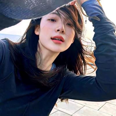 公寓里的两个女人